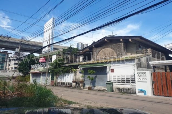 บ้านเดี่ยว ปากซอย รัตนาธิเบศร์ 11 ใกล้ MRT บางกระสอ
