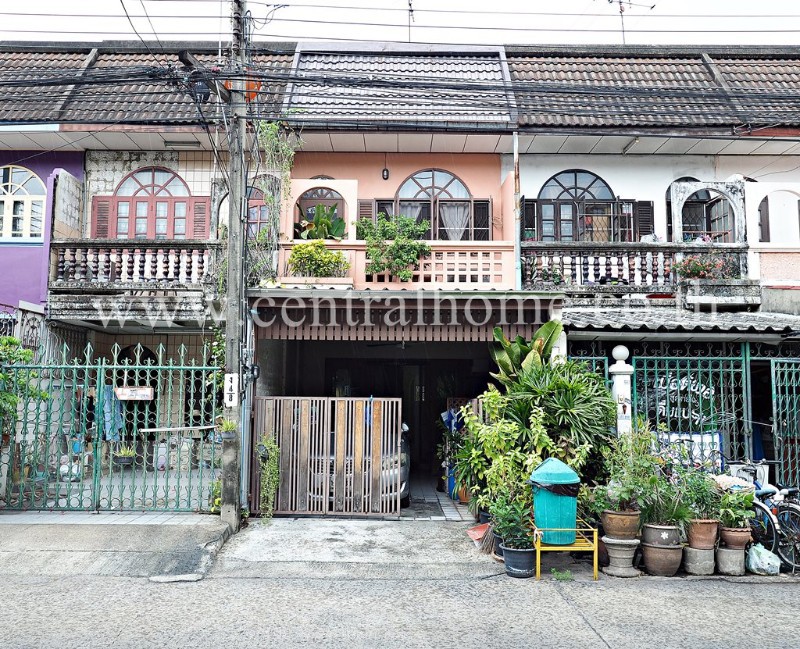 ทาวน์เฮ้าส์ หมู่บ้าน ฐิติพร 1 ซอย รามคำแหง 98