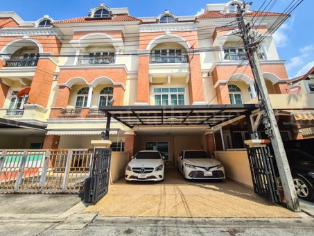 ทาวน์โฮม หมู่บ้าน คาซ่า ซิตี้ ลาดพร้าว