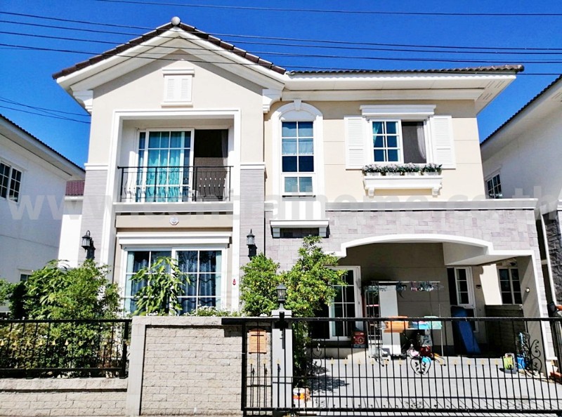 บ้านแฝด โกลเด้น นีโอ บางนา -สวนหลวง ต้นโครงการ  หน้าบ้านไม่ชนใคร